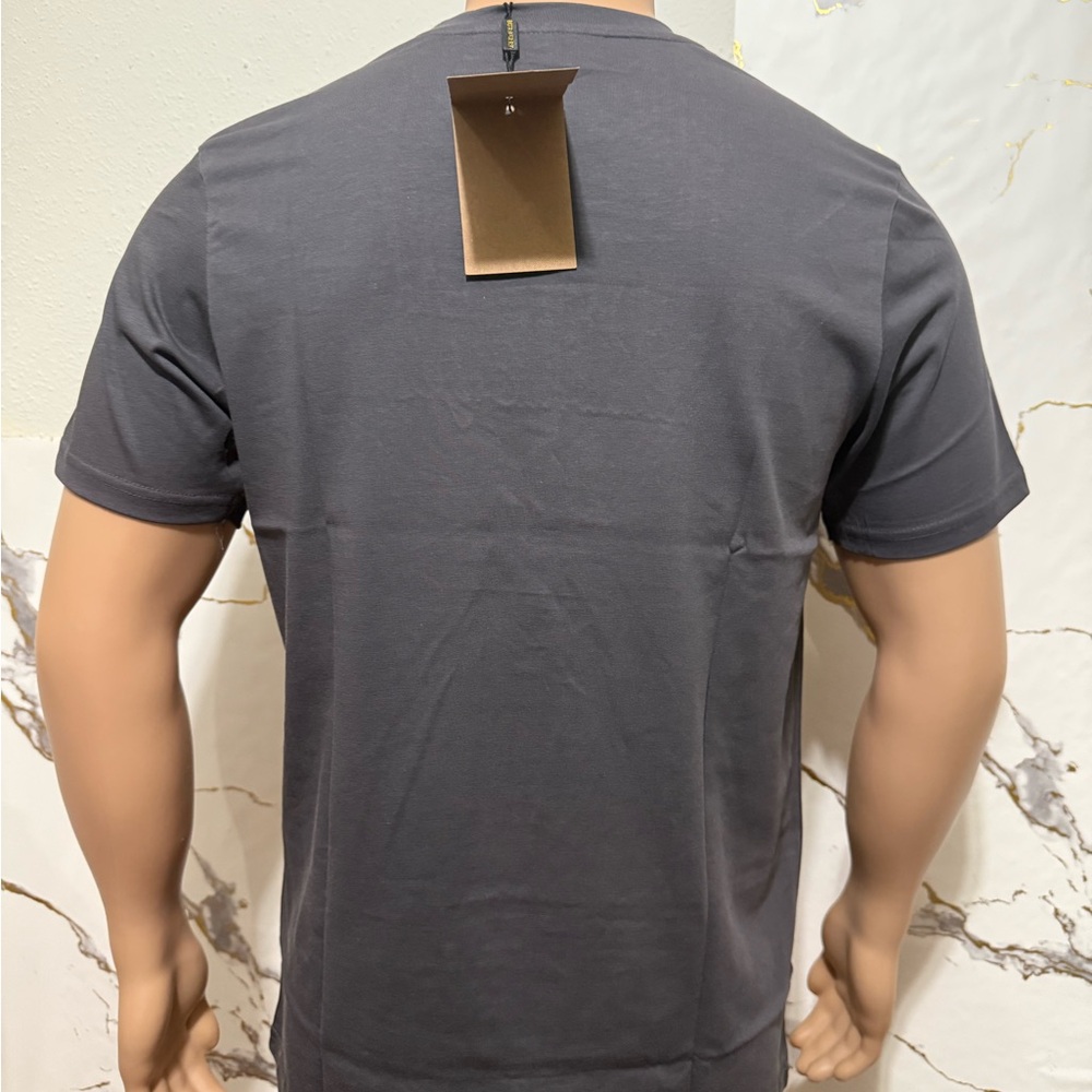 Burberry Men's Gray T-Shirt size M - Picture 2 of 2